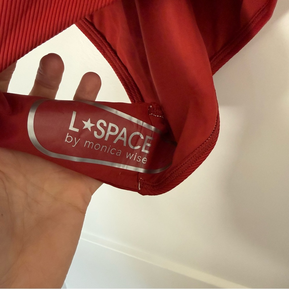 NWOT l*space Women’s Red One-Piece Ribbed Swimsuit - Picture 2 of 4